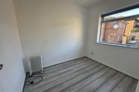 1 bedroom flat to rent, Eaton Green Road, Luton LU2