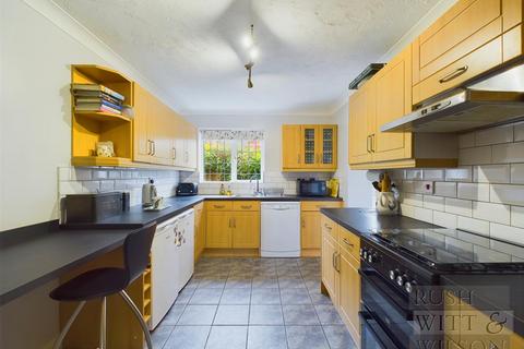 4 bedroom detached house for sale, Delaware Drive, St. Leonards-On-Sea