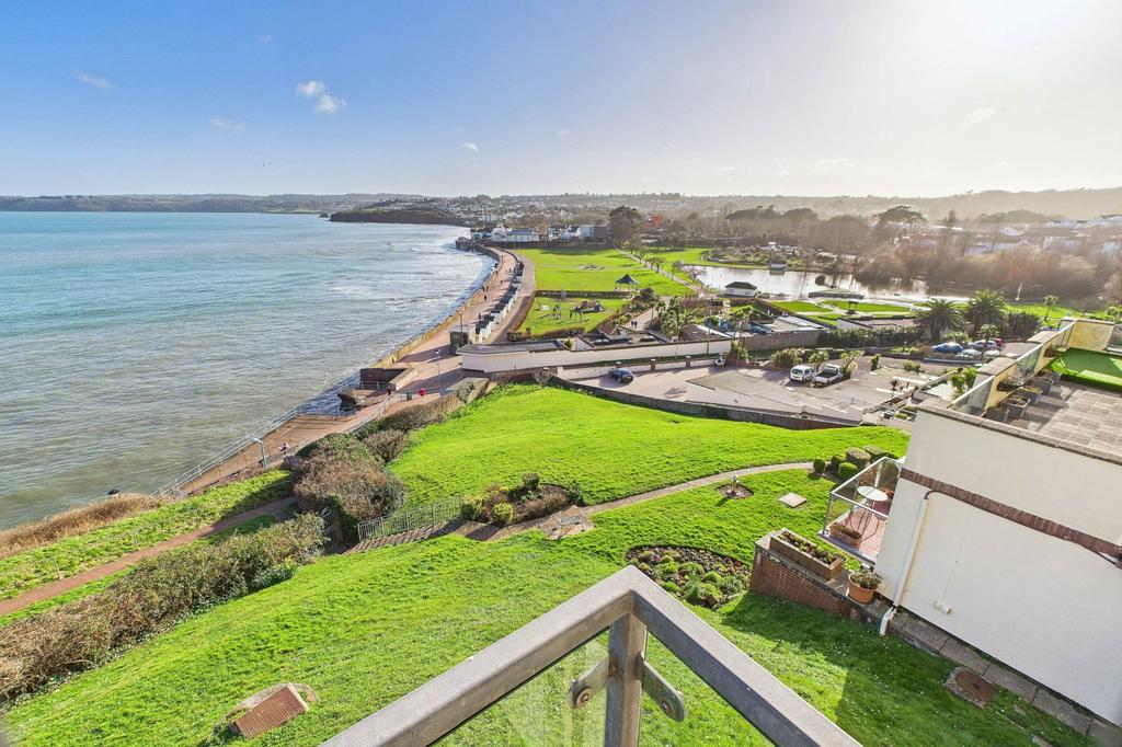 Balcony views of communal gardens & Young's Park