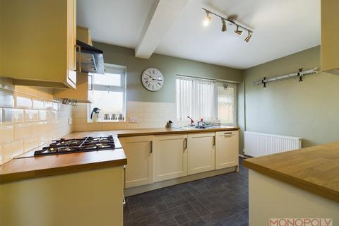 2 bedroom detached bungalow for sale, Eastleigh Close, Wrexham