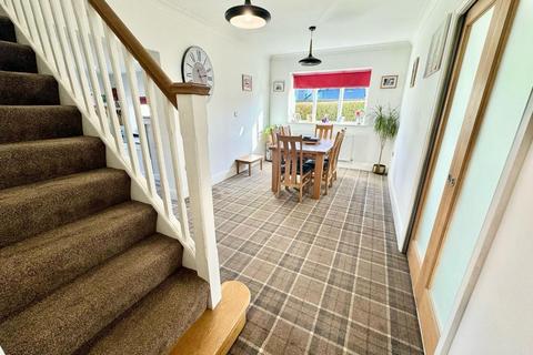 8 Ormesby Bank, Ormesby, Middlesbrough, TS7 9EA