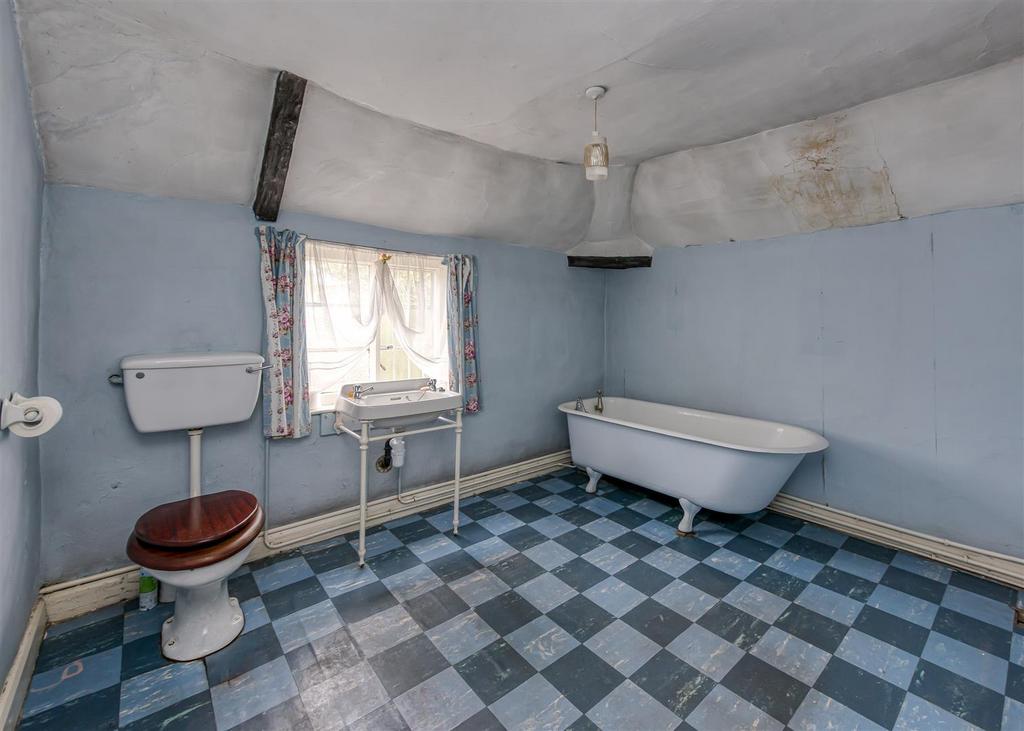 Bridge Cottage-bathroom.jpg