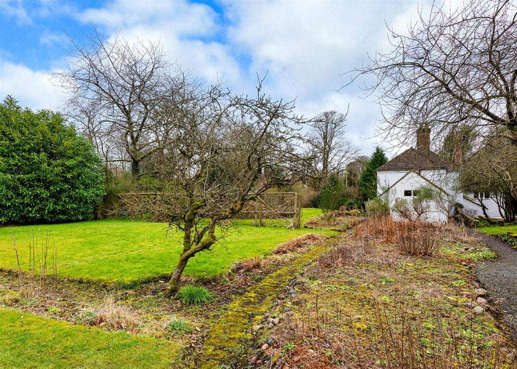 Bridge Cottage-garden1.jpg