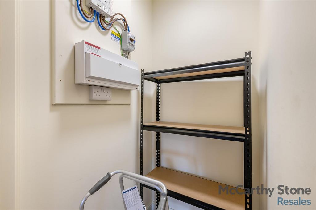 8634778-interior15.jpg