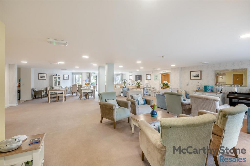 8634778-interior01.jpg