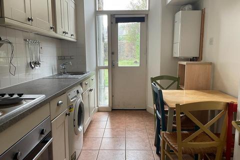 3 bedroom flat to rent, Urquhart Road, City Centre, Aberdeen, AB24