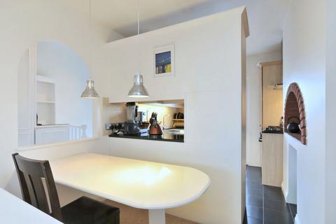 2 bedroom apartment to rent, Castelnau, Barnes, SW13