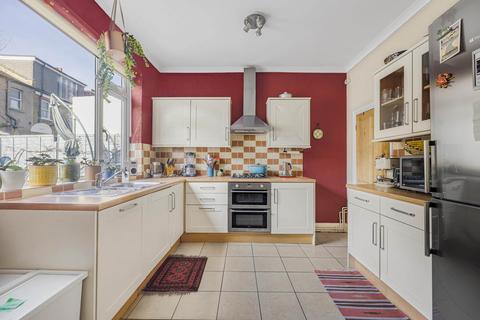 12 Churchfields Road, Beckenham, BR3 4QW