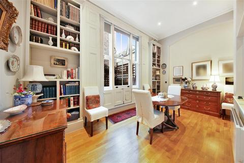 2 bedroom flat for sale, London SW7