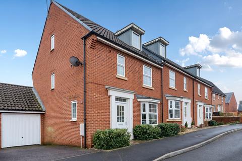 4 bedroom end of terrace house for sale, Collett Road