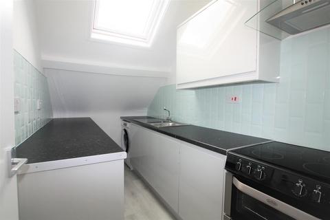 1 bedroom flat to rent, Blenheim Crescent, South Croydon