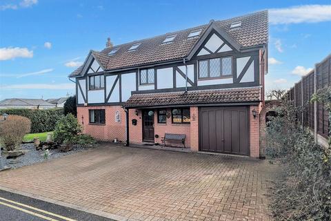 4 bedroom detached house for sale, Pitt Street, Ryde