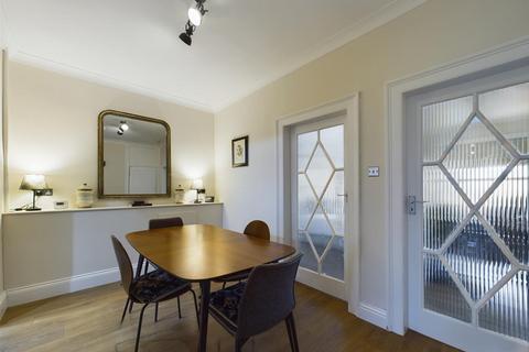 2 bedroom apartment for sale, Esplanade, Scarborough YO11