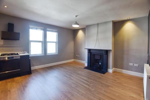 2 bedroom apartment to rent, West Street, Bedminster, Bristol