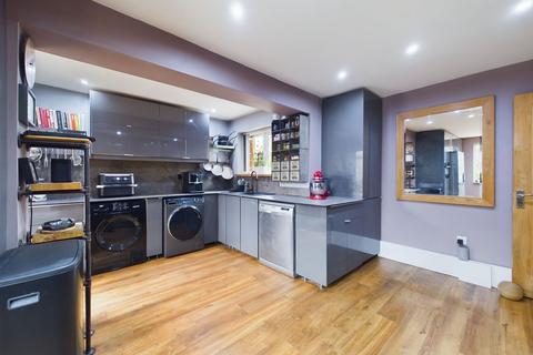 5 Blackwell Close, Towcester, NN12 6AP