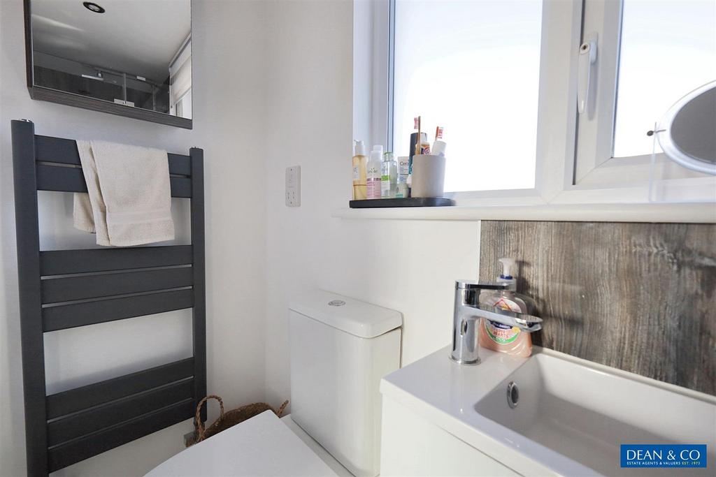 Ensuite shower room