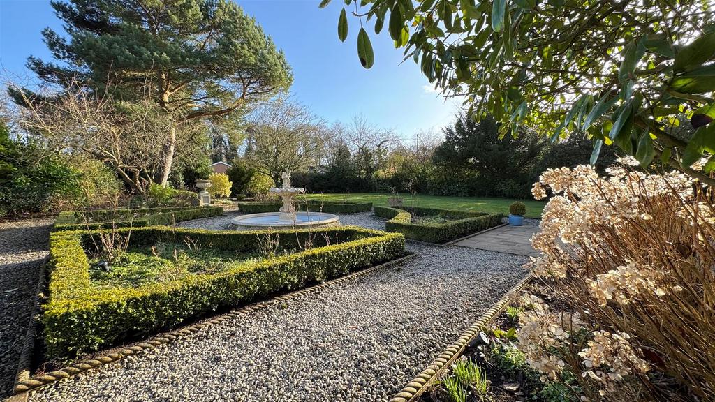 Weston House fountain2 new.jpg