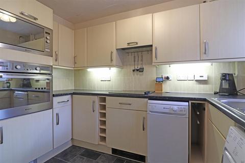 2 bedroom terraced house for sale, Regents Mews, Horley