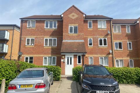 1 bedroom flat to rent, Linwood Crescent, Enfield EN1