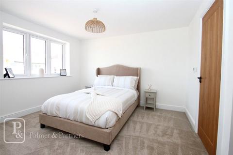 2 bedroom bungalow for sale, Madeleine Gardens, Great Holland, Frinton-On-Sea, Essex, CO13