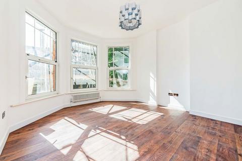 1 bedroom flat for sale, Colney Hatch Lane, London N10