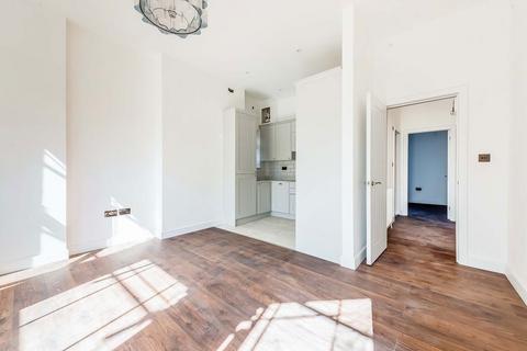 1 bedroom flat for sale, Colney Hatch Lane, London N10