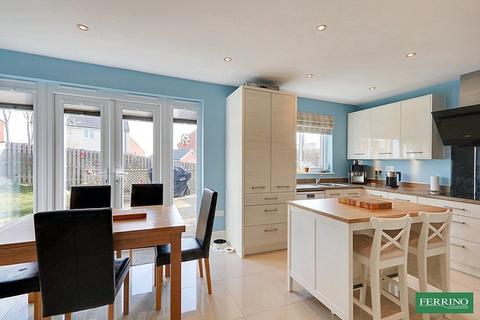 4 bedroom detached house for sale, Wintour Drive, Lydney. GL15 5FA