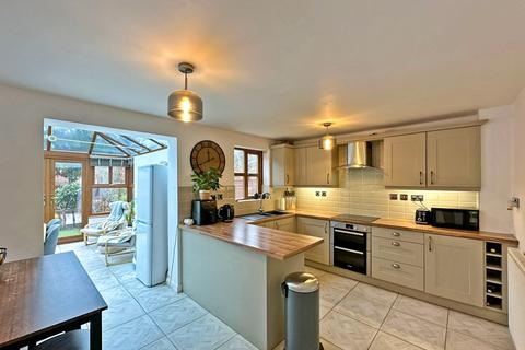 3 bedroom link detached house for sale, Furnace Close, Wombourne, WV5