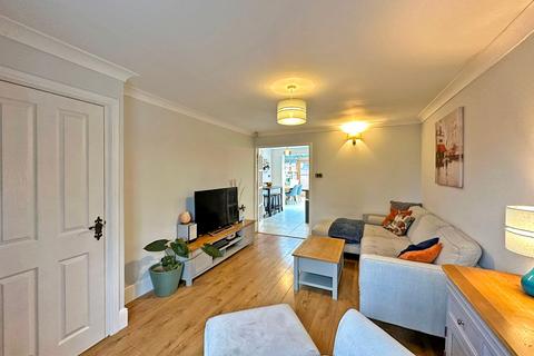 17 Furnace Close, Wombourne, Wolverhampton, WV5 0PB