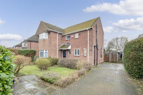 3 bedroom detached house to rent, Rupert Avenue, High Wycombe HP12