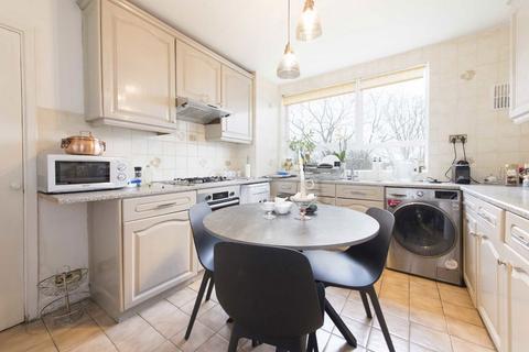 2 bedroom flat for sale, High Mount, Hendon NW4