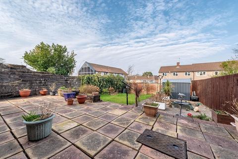 2 bedroom end of terrace house for sale, Arlington Crescent, Llanrumney, Cardiff. CF3