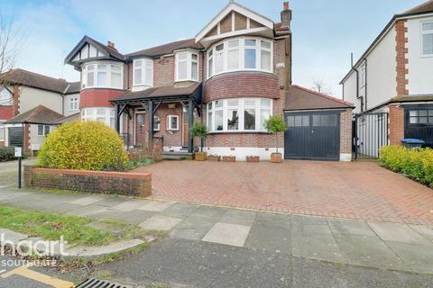 100 Wynchgate, London, N14 6RN