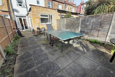 4 bedroom semi-detached house to rent, Nella Road, Hammersmith