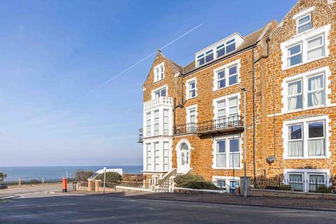 3 bedroom flat for sale, Britannia House, Cliff Terrace, PE36