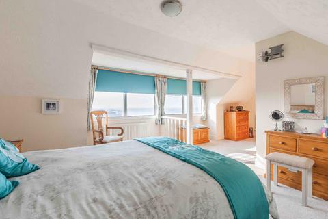 3 bedroom flat for sale, Britannia House, Cliff Terrace, PE36