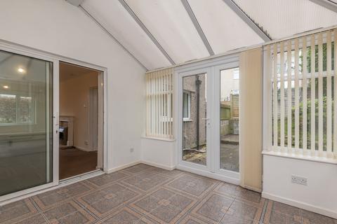 24 Bedford Mount, Leeds, LS16 6DP