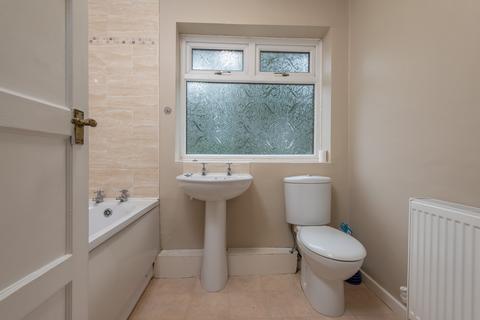 24 Bedford Mount, Leeds, LS16 6DP