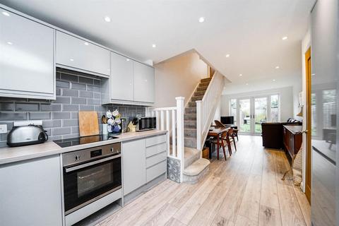 21 Ashingdon Close, London, E4 6XH