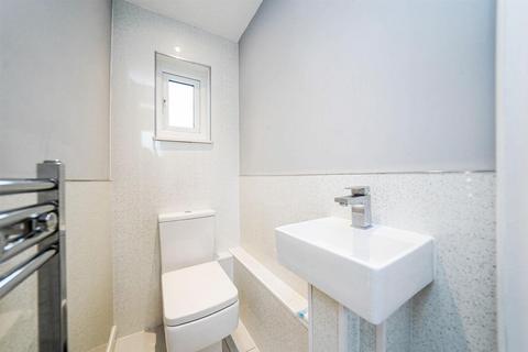21 Ashingdon Close, London, E4 6XH