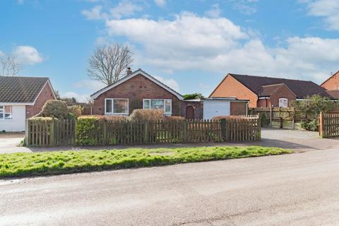 3 bedroom detached bungalow to rent, School Road, Ludham, NR29