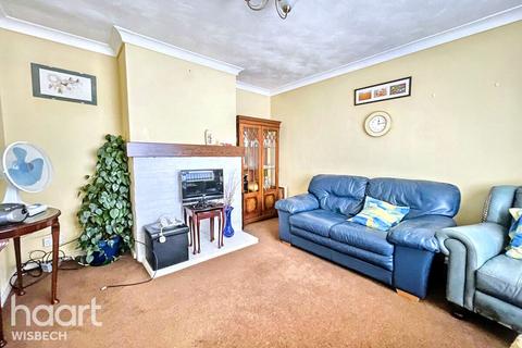 4 bedroom semi-detached house for sale, Ollard Avenue, Wisbech