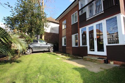 2 bedroom flat for sale, Hillfield Avenue, London N8