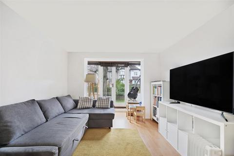 2 bedroom apartment for sale, Hillfield Avenue, London N8