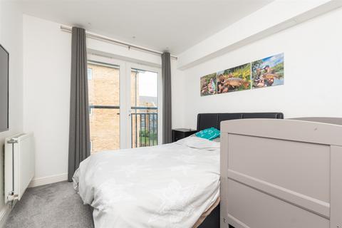 2 bedroom flat for sale, Esparto Way, Dartford, Kent