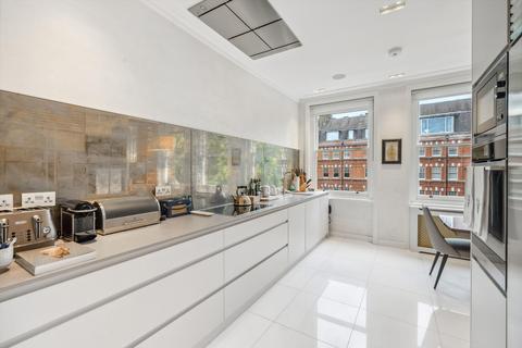 2 bedroom flat for sale, Cheyne Gardens, London, SW3