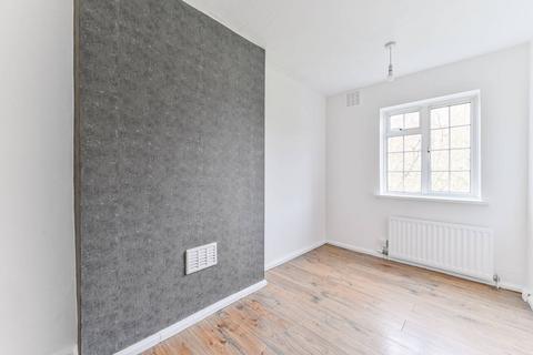 3 bedroom flat to rent, Lucas Court, Sydenham, London, SE26