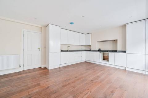 3 bedroom flat to rent, Limes Grove, Lewisham, London, SE13