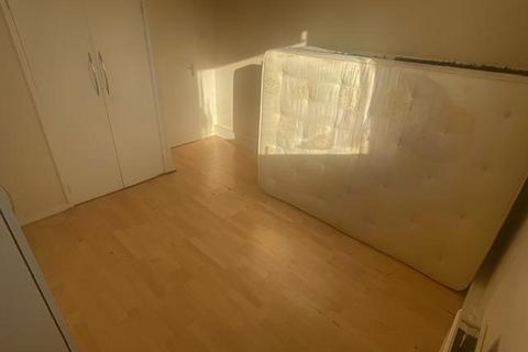 3 bedroom flat to rent, Twyford House, Chisley Road, Tottenham