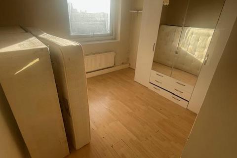 3 bedroom flat to rent, Twyford House, Chisley Road, Tottenham